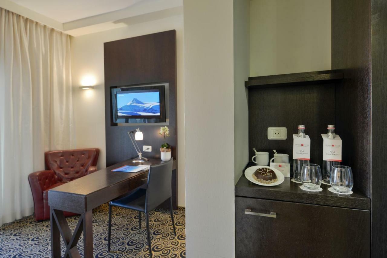 Hod Hasharon Luxury Apartment Herzliya Exterior photo